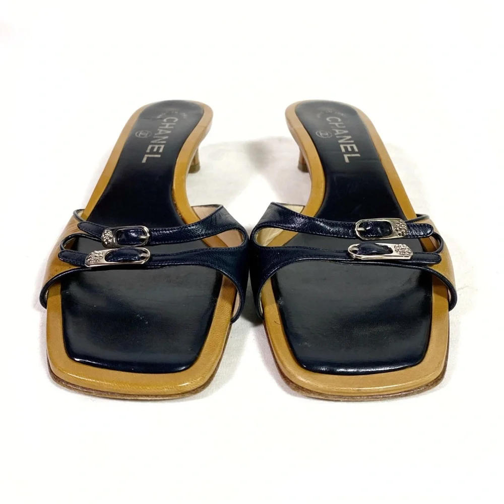 Chanel Vintage Y2K Black Tan Leather Camellia Mules Sandals Kitten Heels
